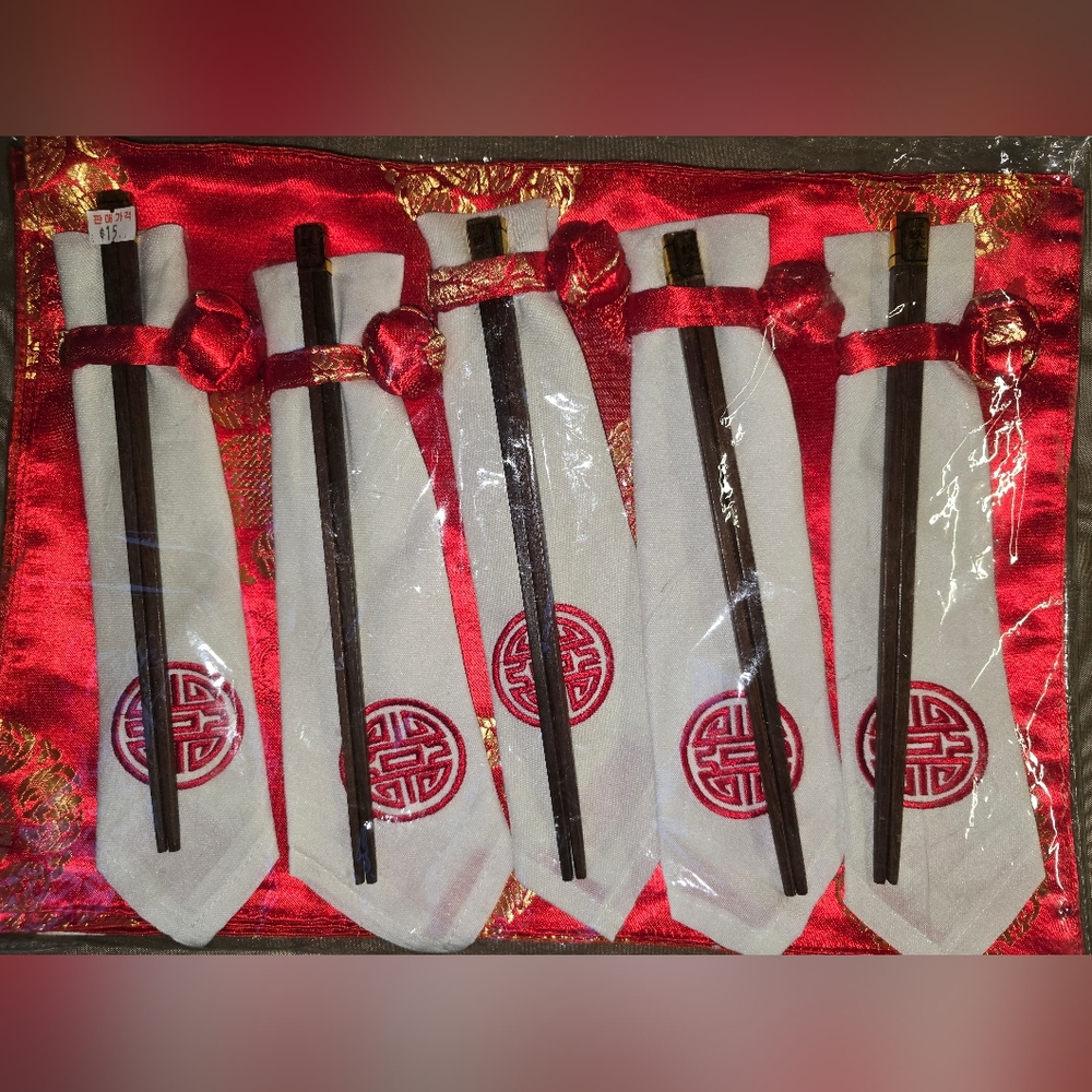 Set 5 Embroidered Asian Placemats Red Gold Matching Napkins Chopsticks NIP
